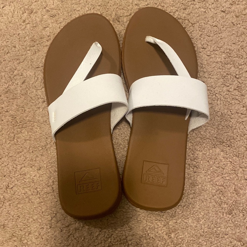 NWOT- womens reef sandals